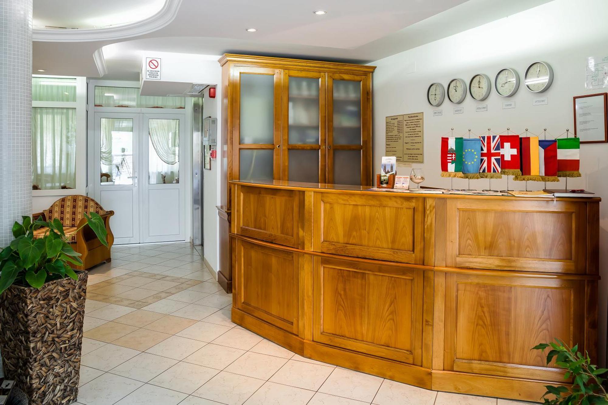 Bed and Breakfast Kata Panzio Сегед Экстерьер фото