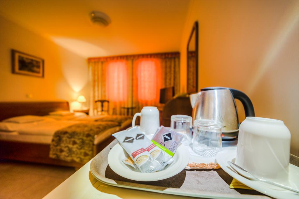 Bed and Breakfast Kata Panzio Сегед Экстерьер фото