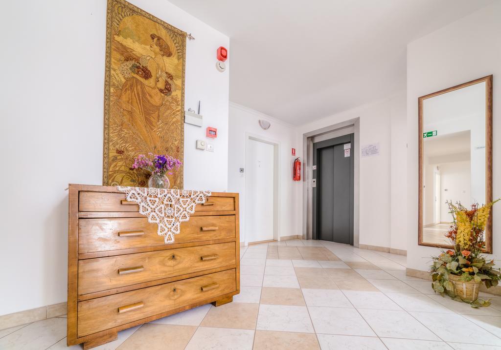 Bed and Breakfast Kata Panzio Сегед Экстерьер фото