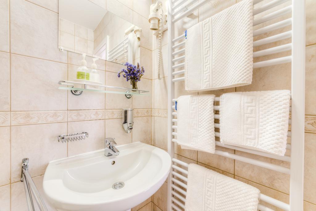 Bed and Breakfast Kata Panzio Сегед Экстерьер фото