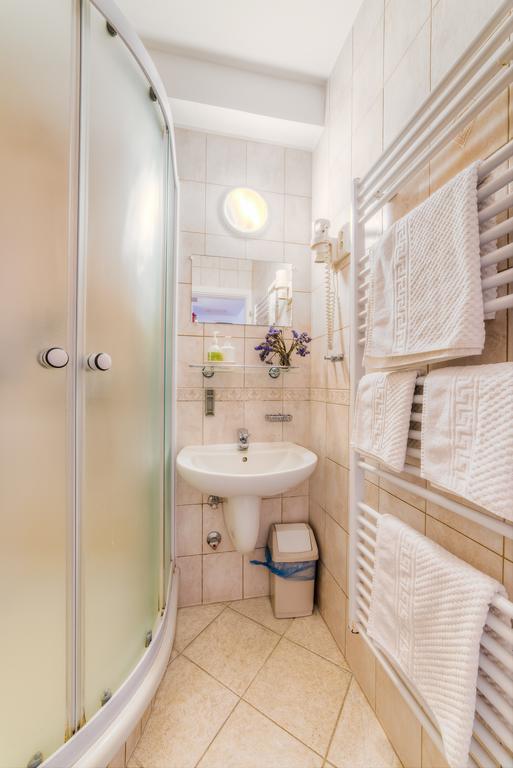 Bed and Breakfast Kata Panzio Сегед Экстерьер фото