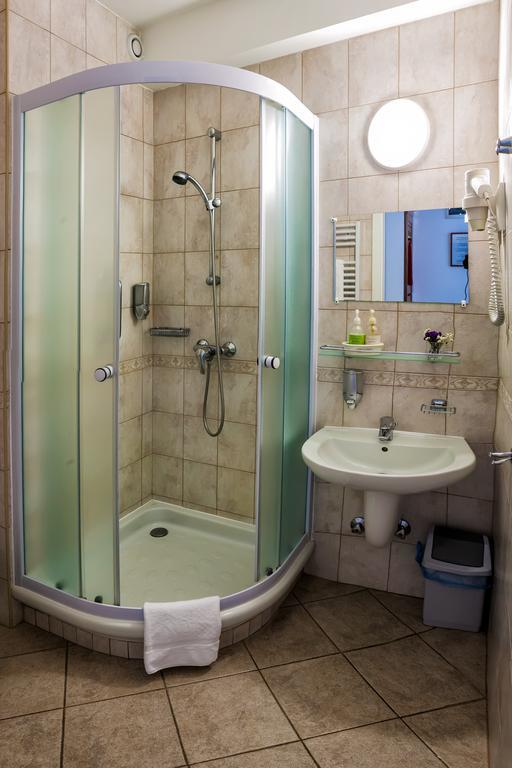 Bed and Breakfast Kata Panzio Сегед Номер фото