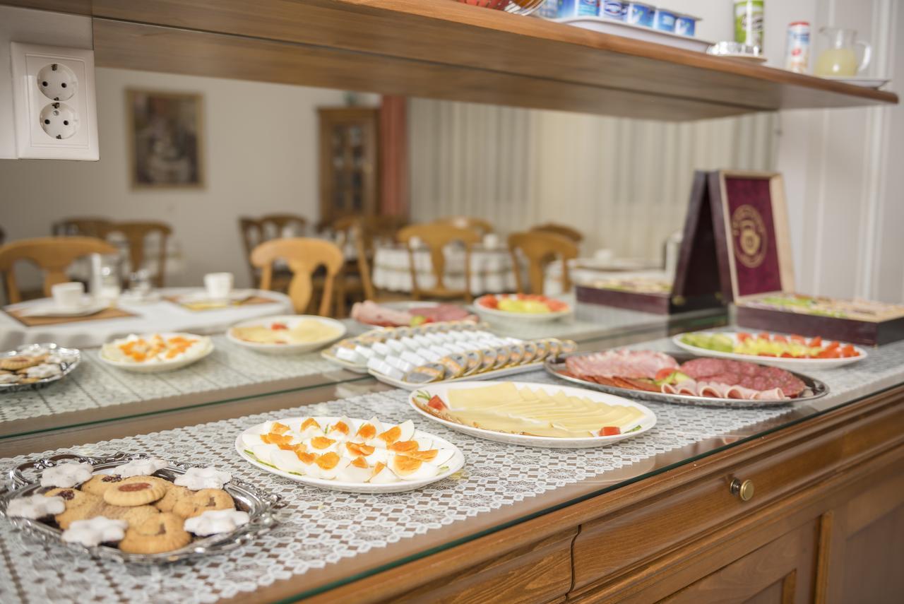 Bed and Breakfast Kata Panzio Сегед Экстерьер фото